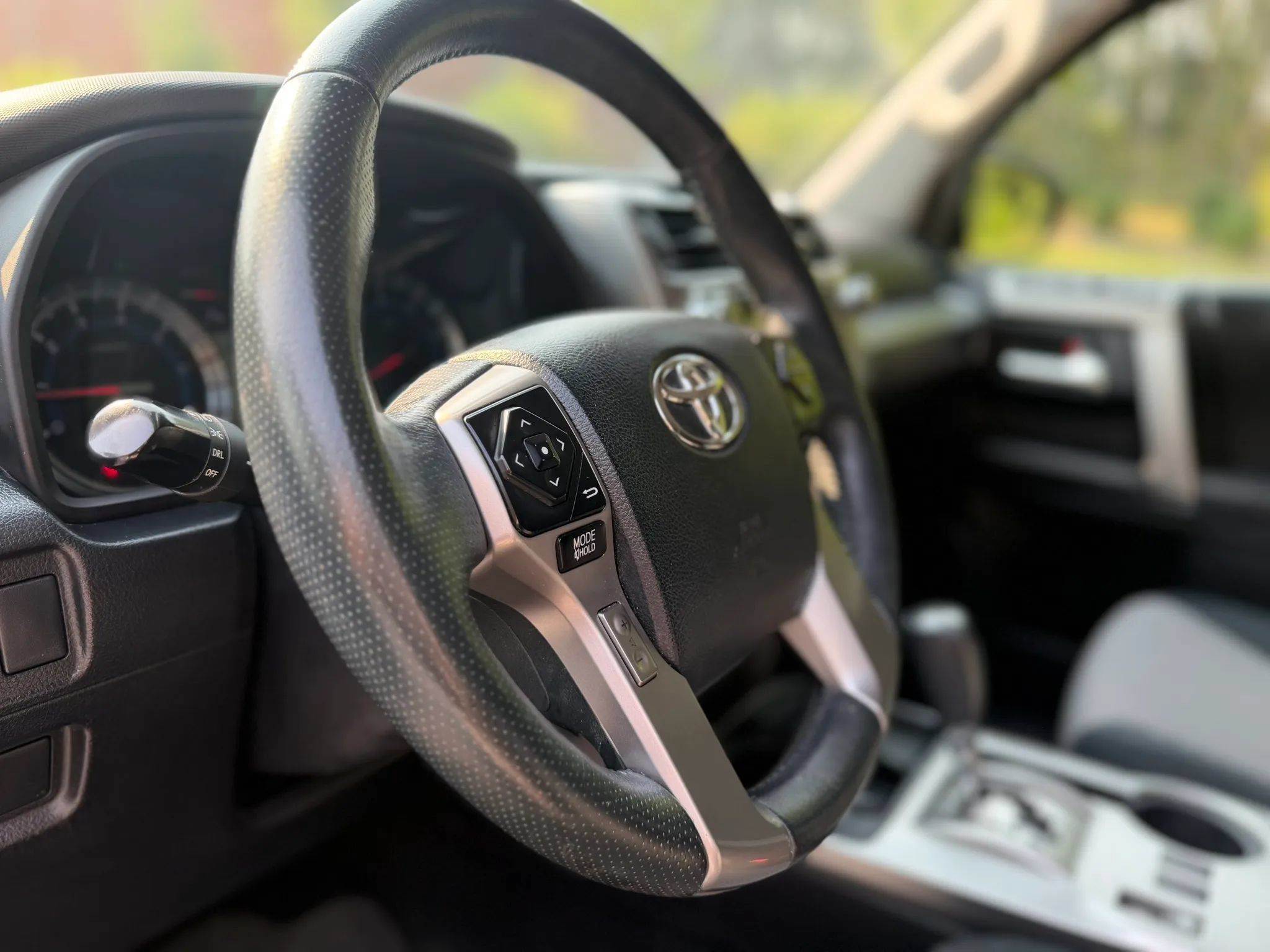 Used 2015 Toyota 4Runner SR5 RWD image 12