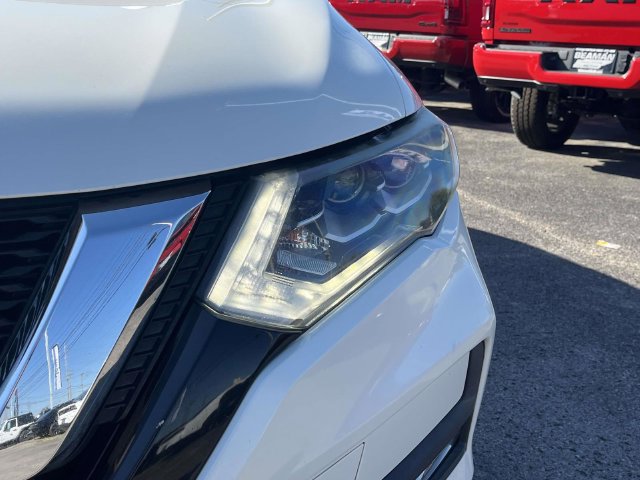 Used 2017 Nissan Rogue SL w/ SL Premium Package FWD image 9