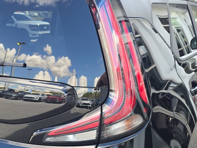 Used 2024 Kia Soul EX image 8