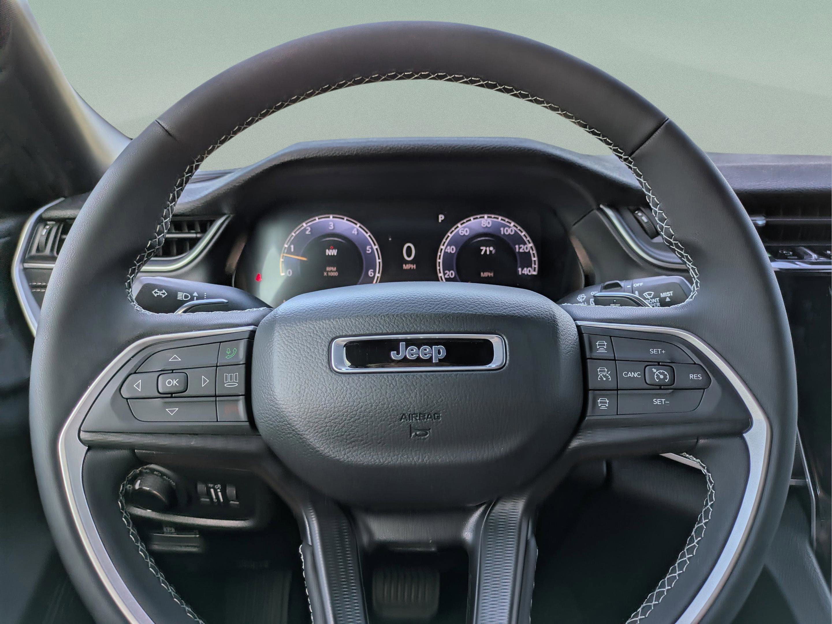 New 2025 Jeep Grand Cherokee L Laredo image 30