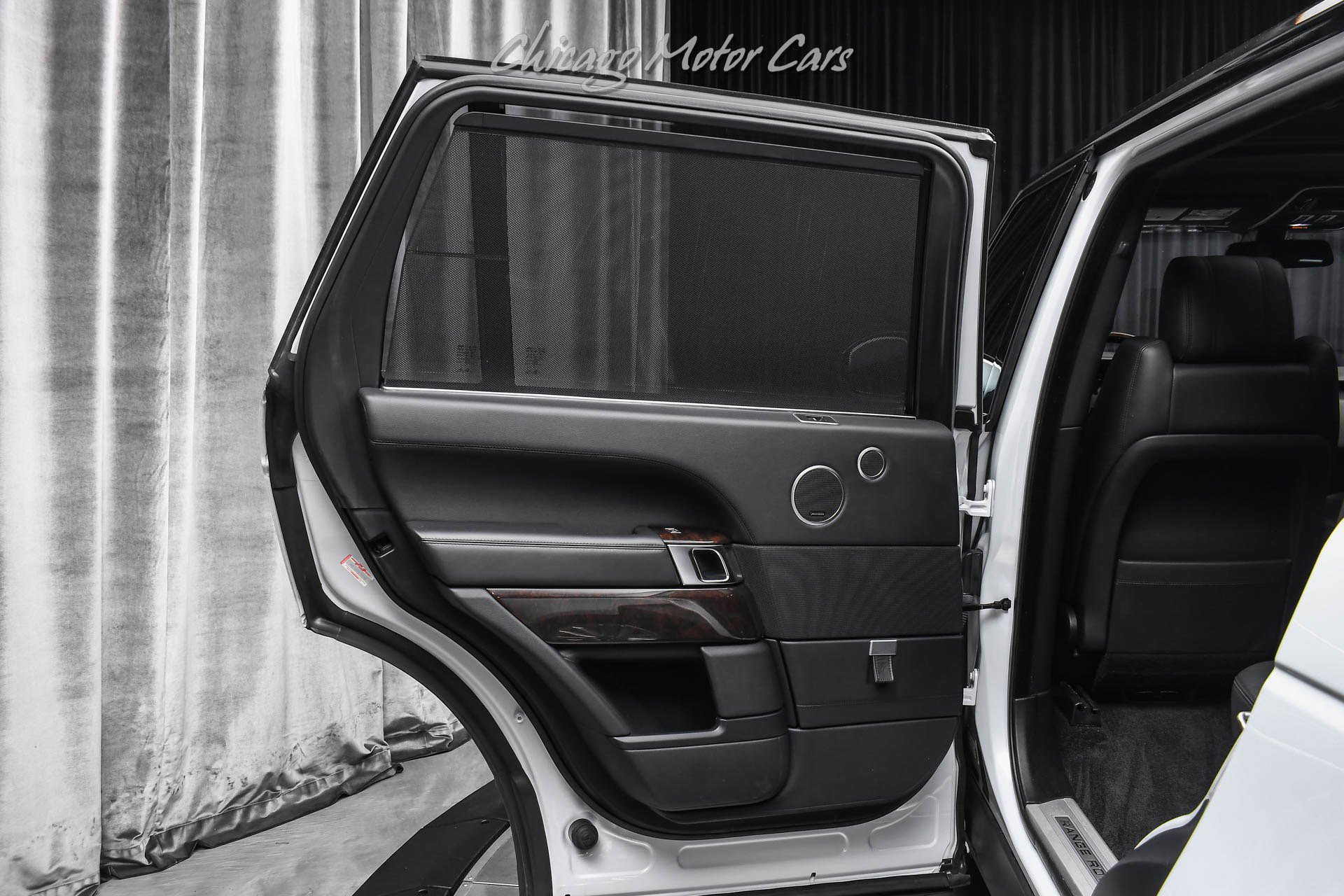 Used 2016 Land Rover Range Rover Long Wheelbase Supercharged image 38