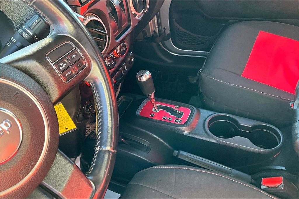 Used 2013 Jeep Wrangler Rubicon w/ PWR Convenience Group image 18