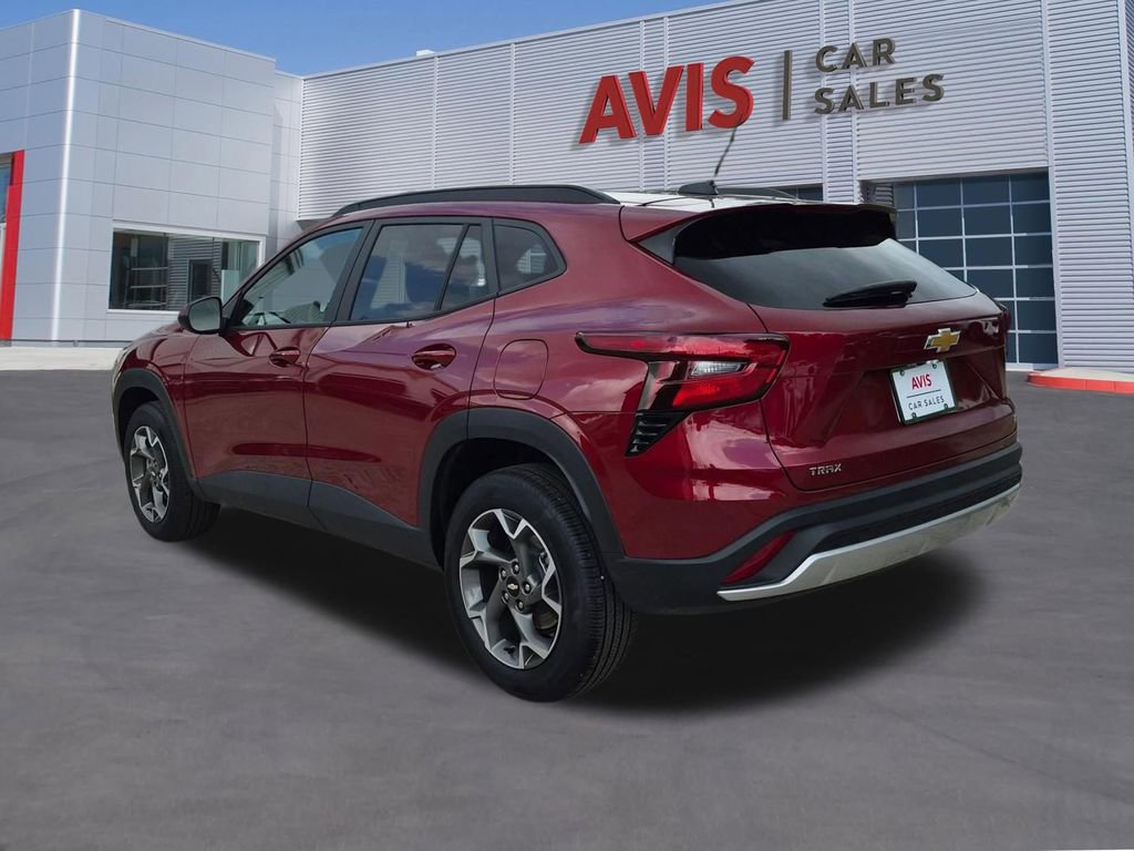 Used 2025 Chevrolet Trax LT w/ LT Convenience Package FWD image 9