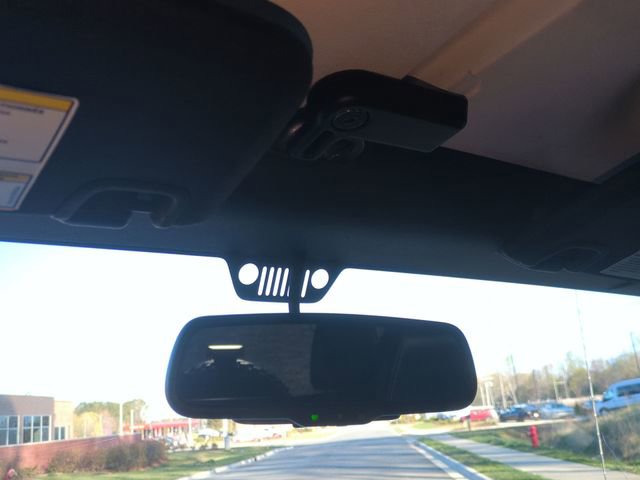 Used 2015 Jeep Wrangler Unlimited Rubicon w/ Dual Top Group image 34