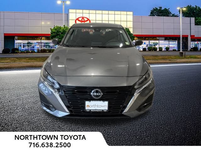Used 2024 Nissan Altima 2.5 SV image 5