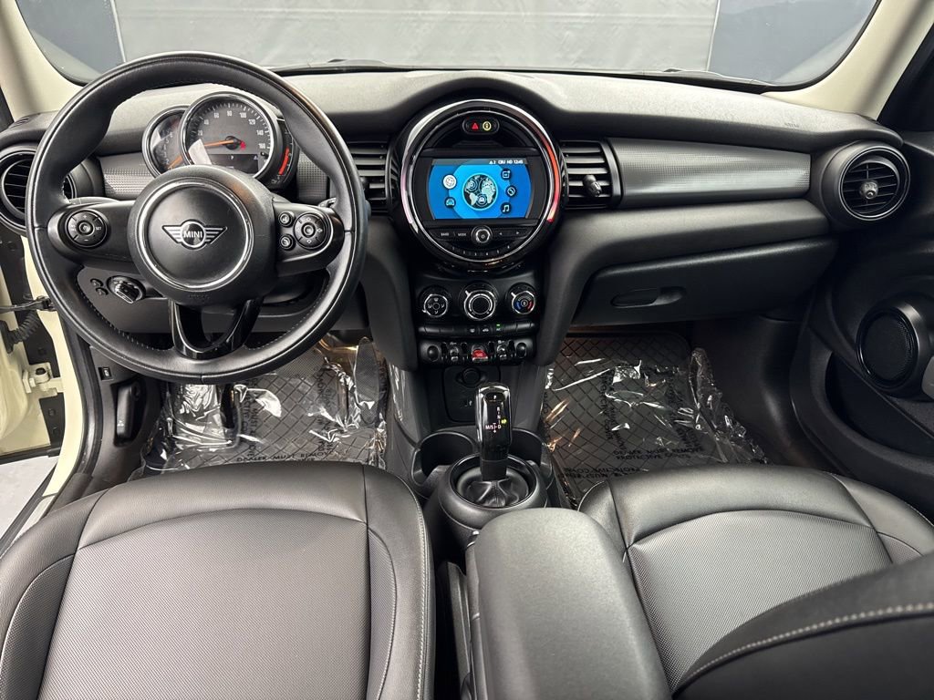 Used 2020 MINI Cooper 4-Door Hardtop FWD image 12