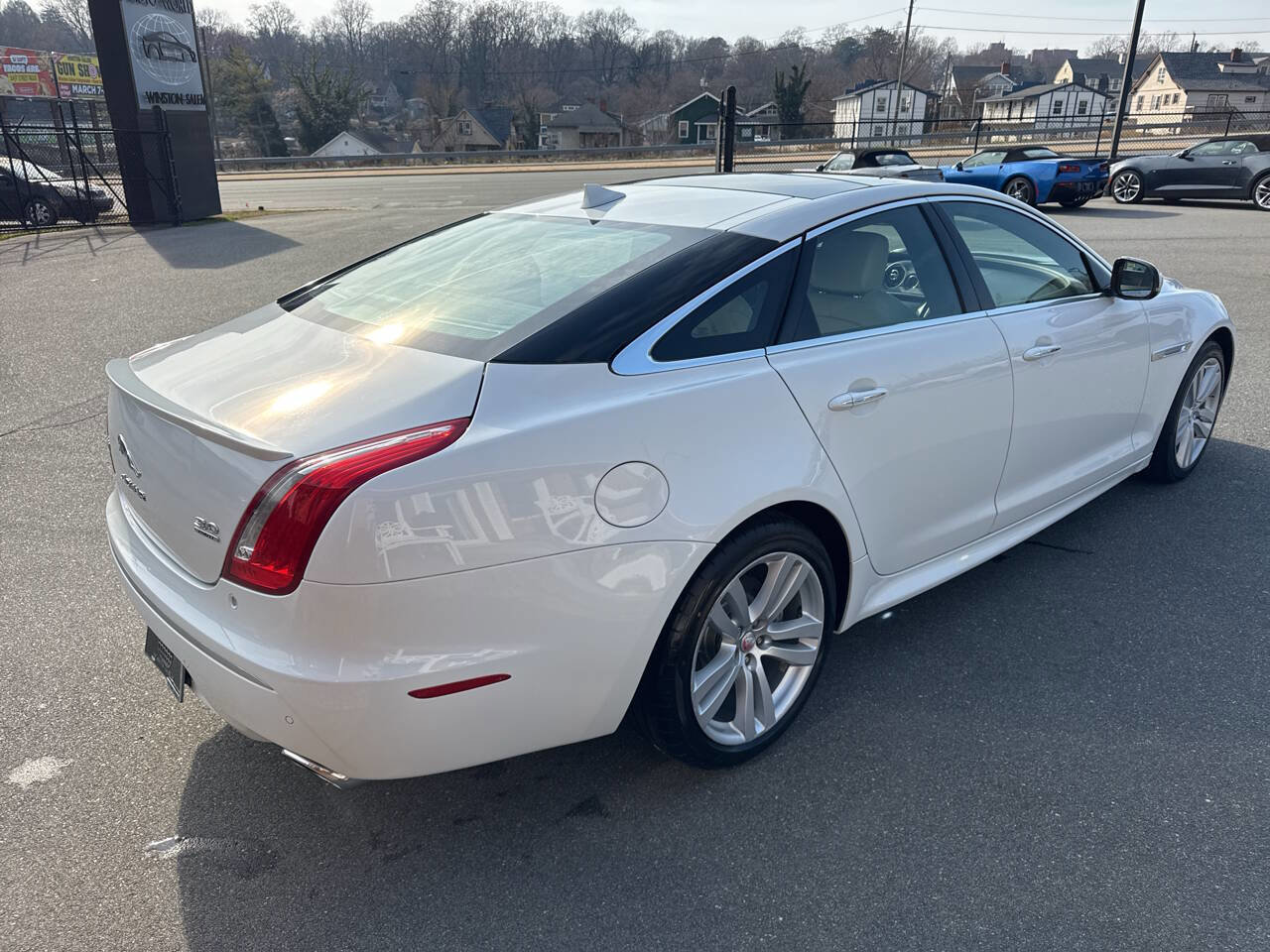 Used 2015 Jaguar XJ AWD image 8