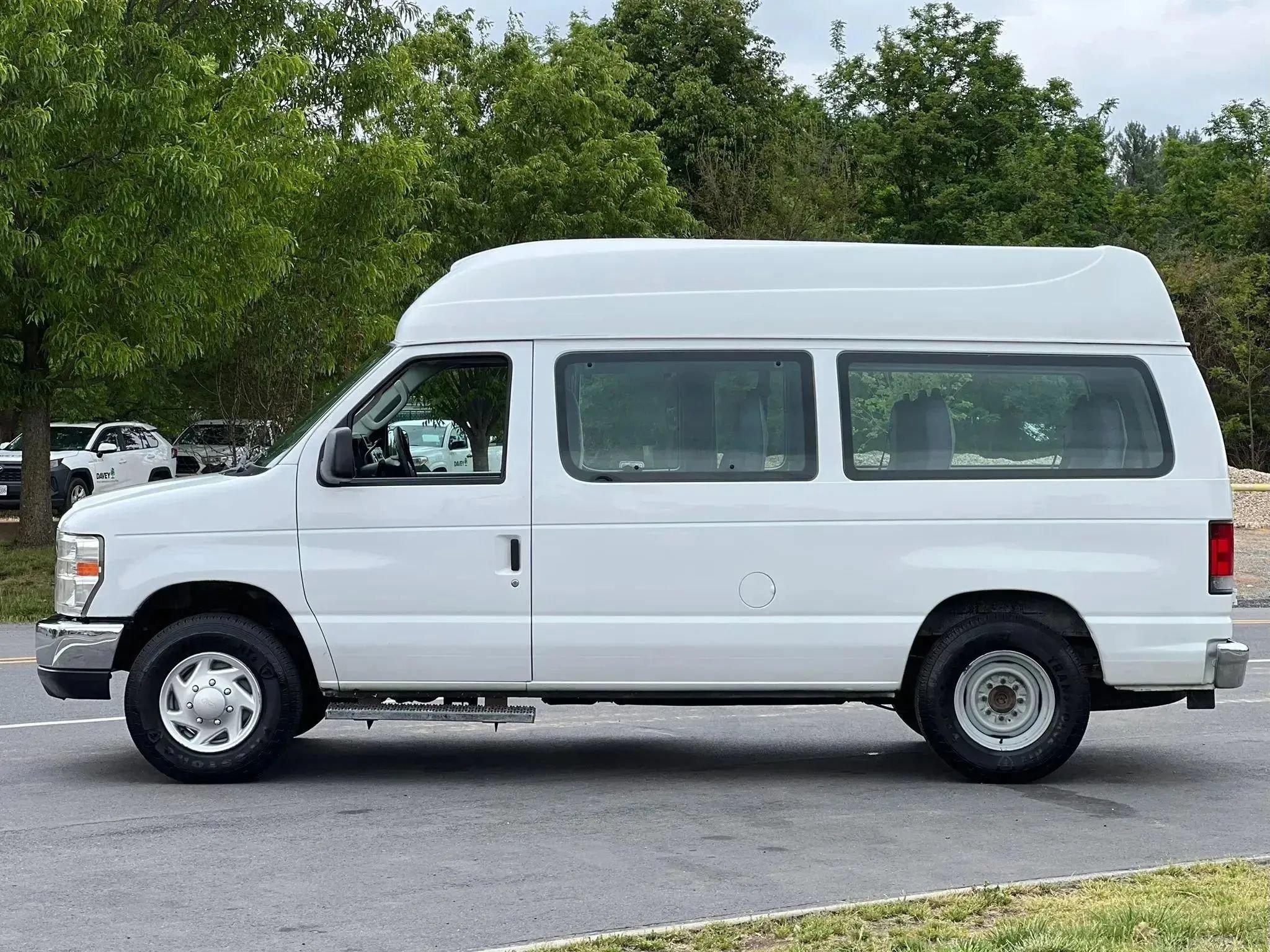 Used 2011 Ford E-150 and Econoline 150 w/ PWR Group RWD image 2