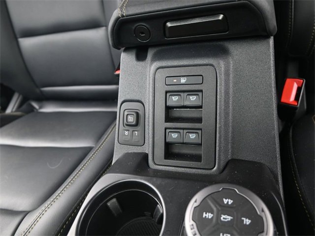 Used 2025 Ford Bronco Badlands image 10