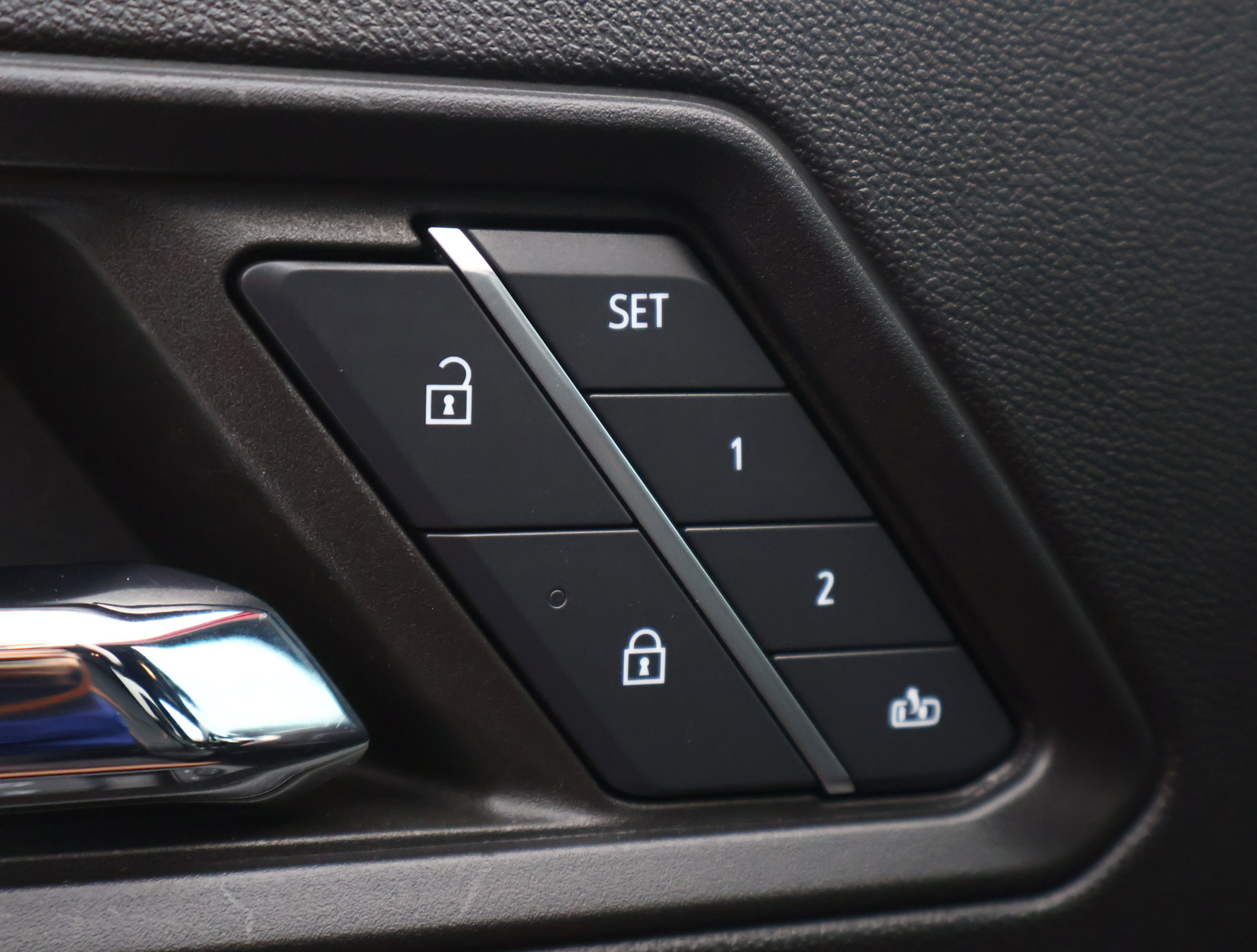 Certified 2024 GMC Canyon AT4 w/ AT4 Premium Package image 9