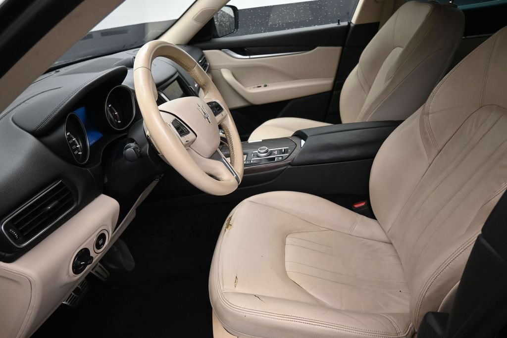 Used 2019 Maserati Levante AWD/4WD image 11