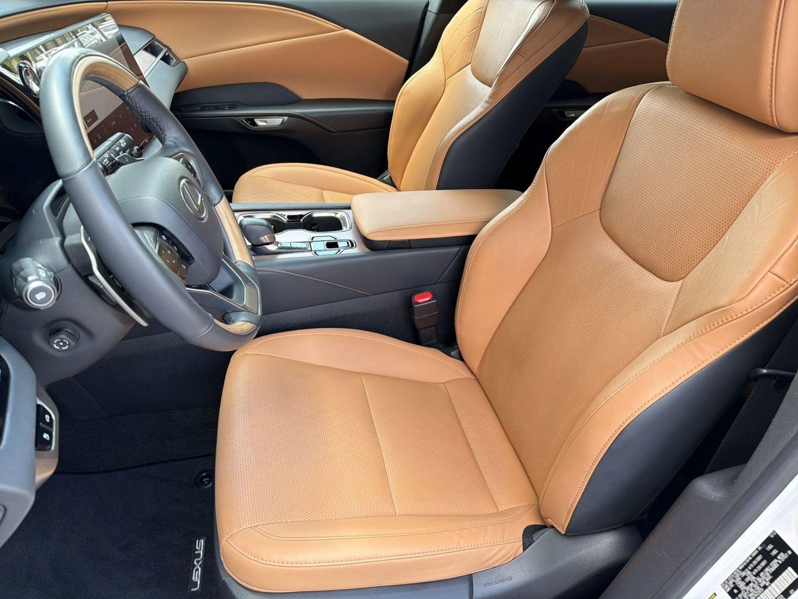 Used 2024 Lexus RX 350 Premium Plus w/ Convenience Package FWD image 5