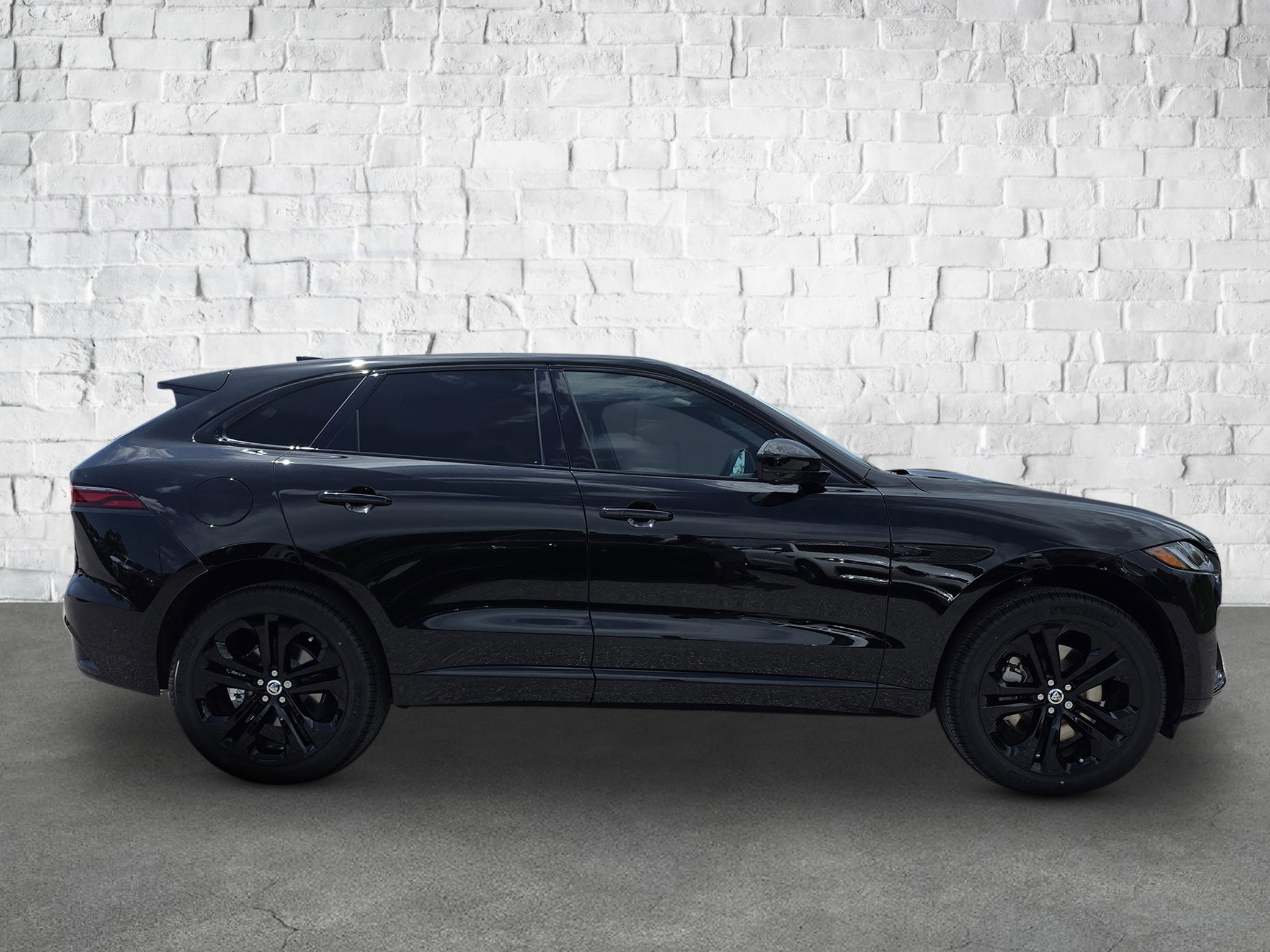 New 2026 Jaguar F-PACE R-Dynamic S image 7