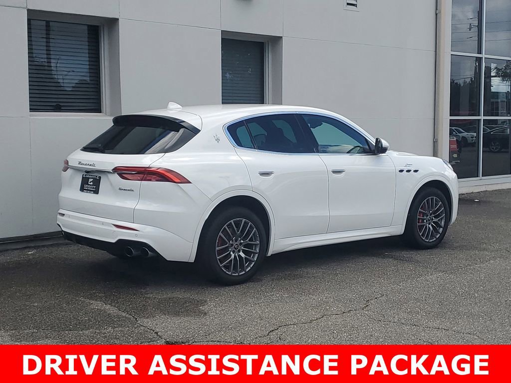 Used 2024 Maserati Grecale GT image 3