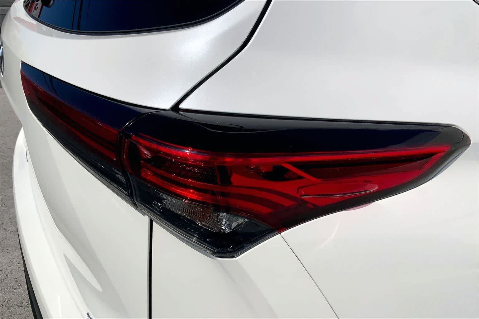 Used 2021 Toyota Highlander XLE FWD image 32