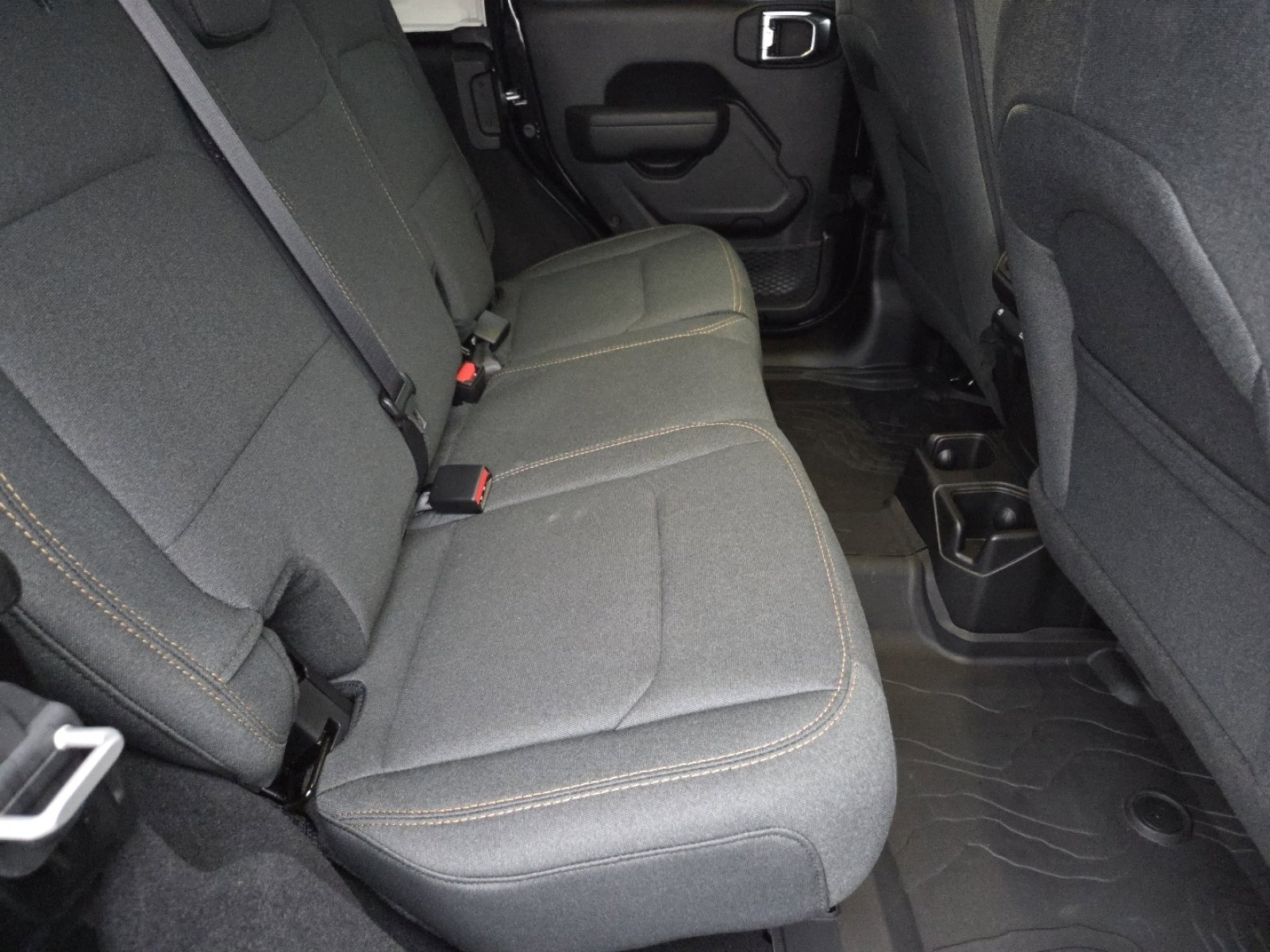 Used 2025 Jeep Wrangler Unlimited Sport image 19