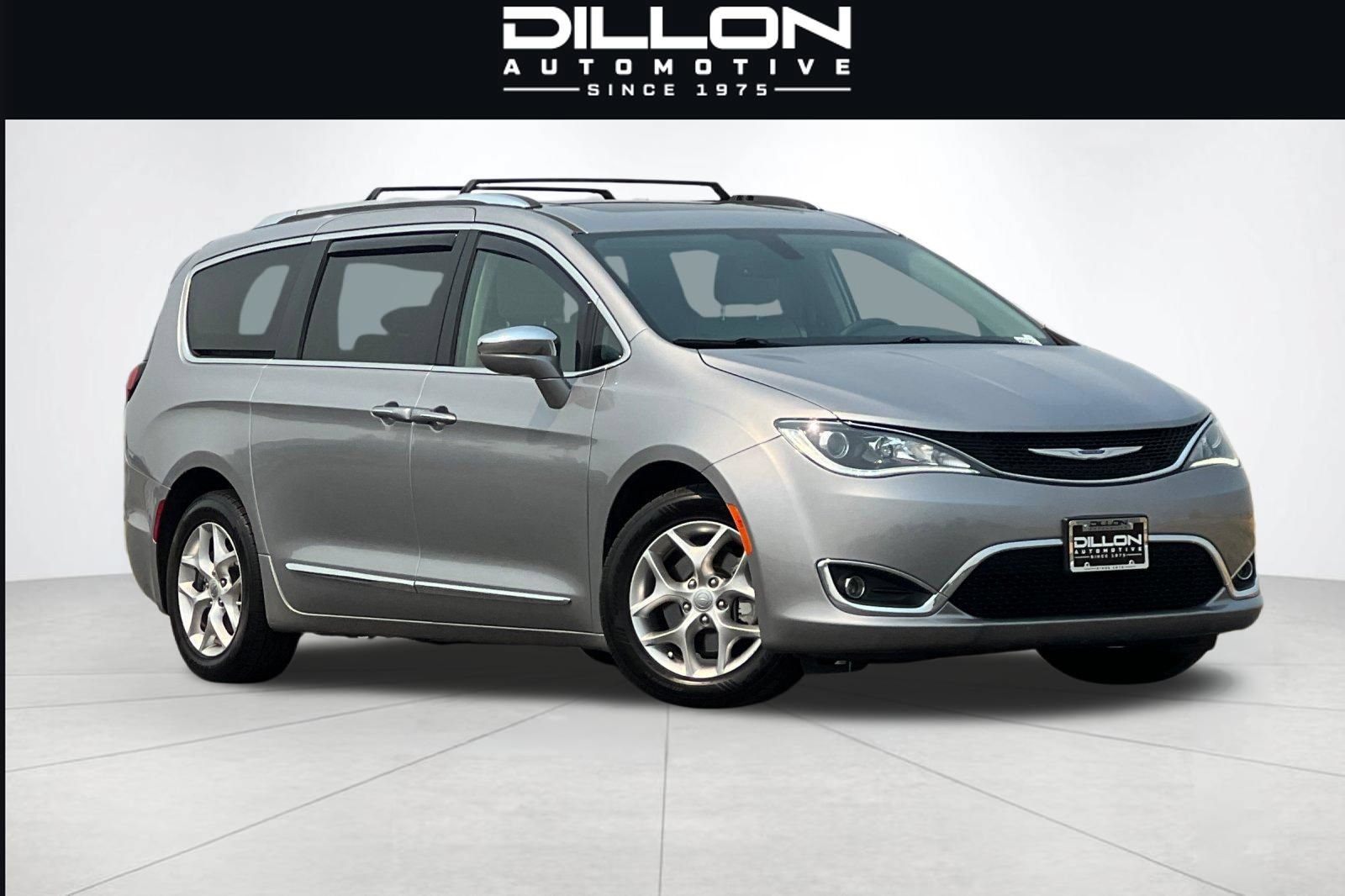Used 2020 Chrysler Pacifica Limited FWD image 2