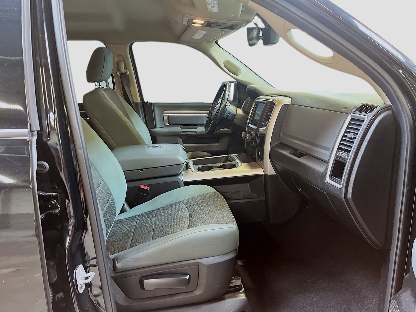 Used 2019 RAM 1500 Classic Warlock image 28