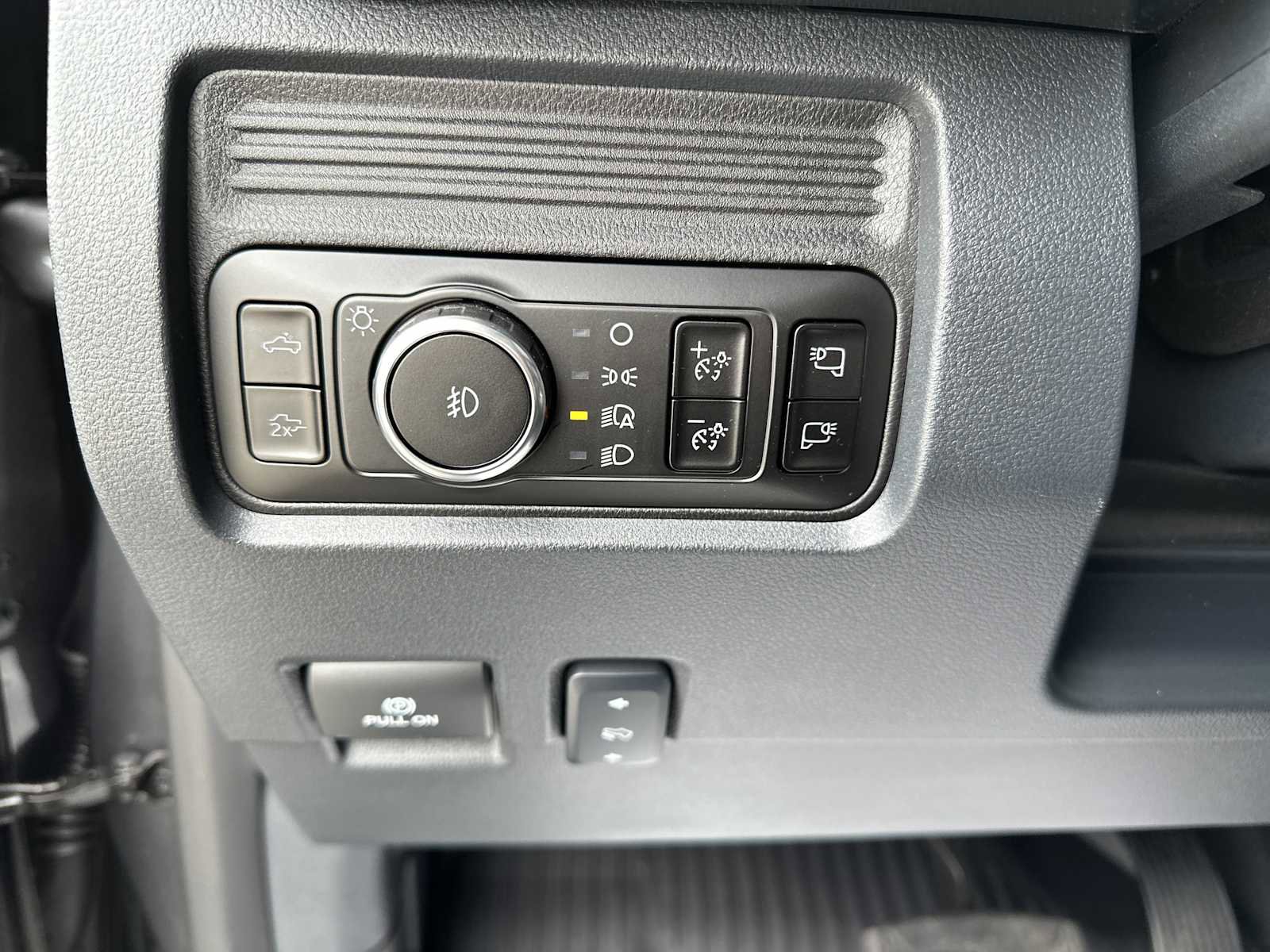 Used 2025 Ford F350 Lariat image 24