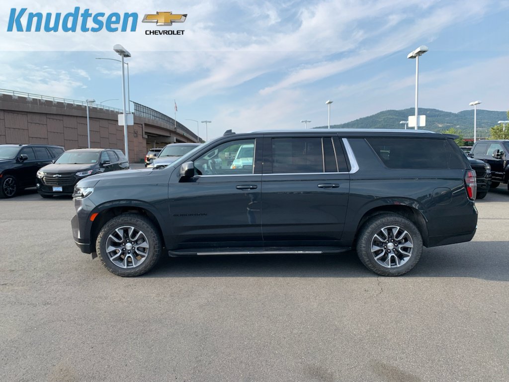 Used 2022 Chevrolet Suburban LT w/ Max Trailering Package AWD/4WD image 4
