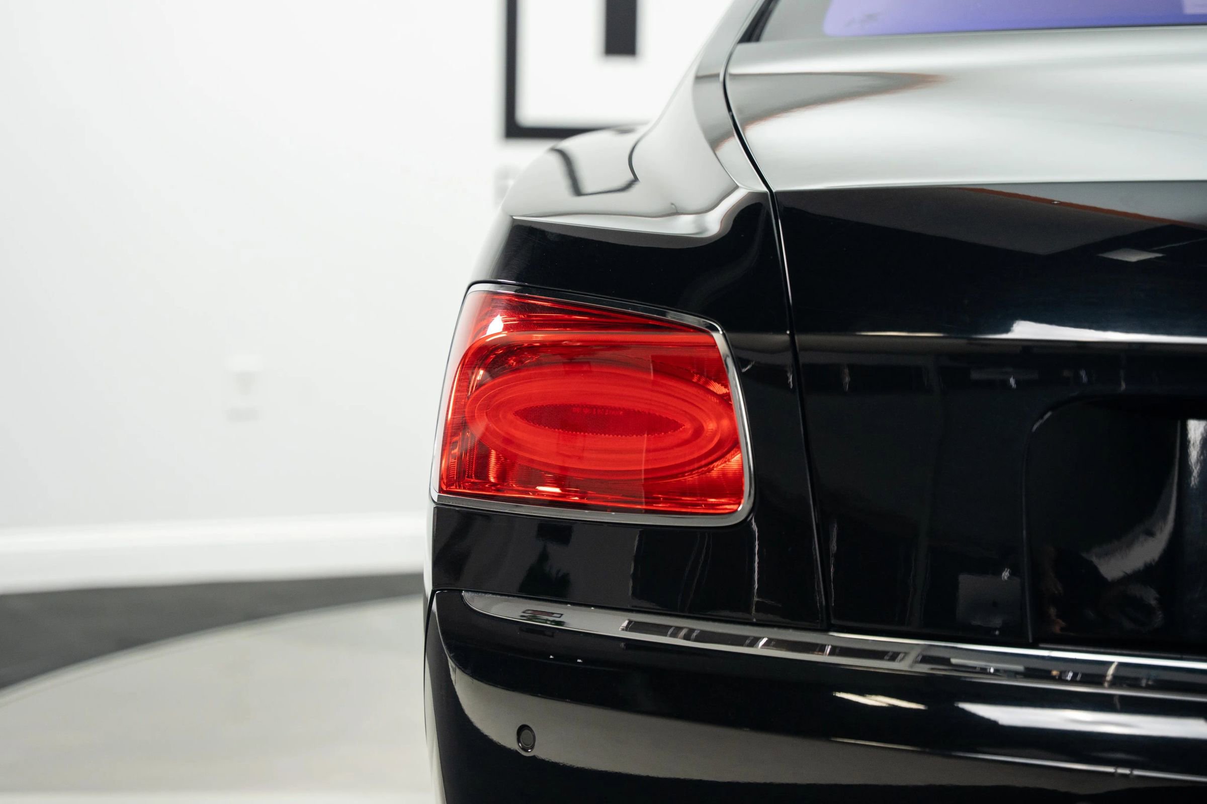 Used 2018 Bentley Flying Spur V8 image 20