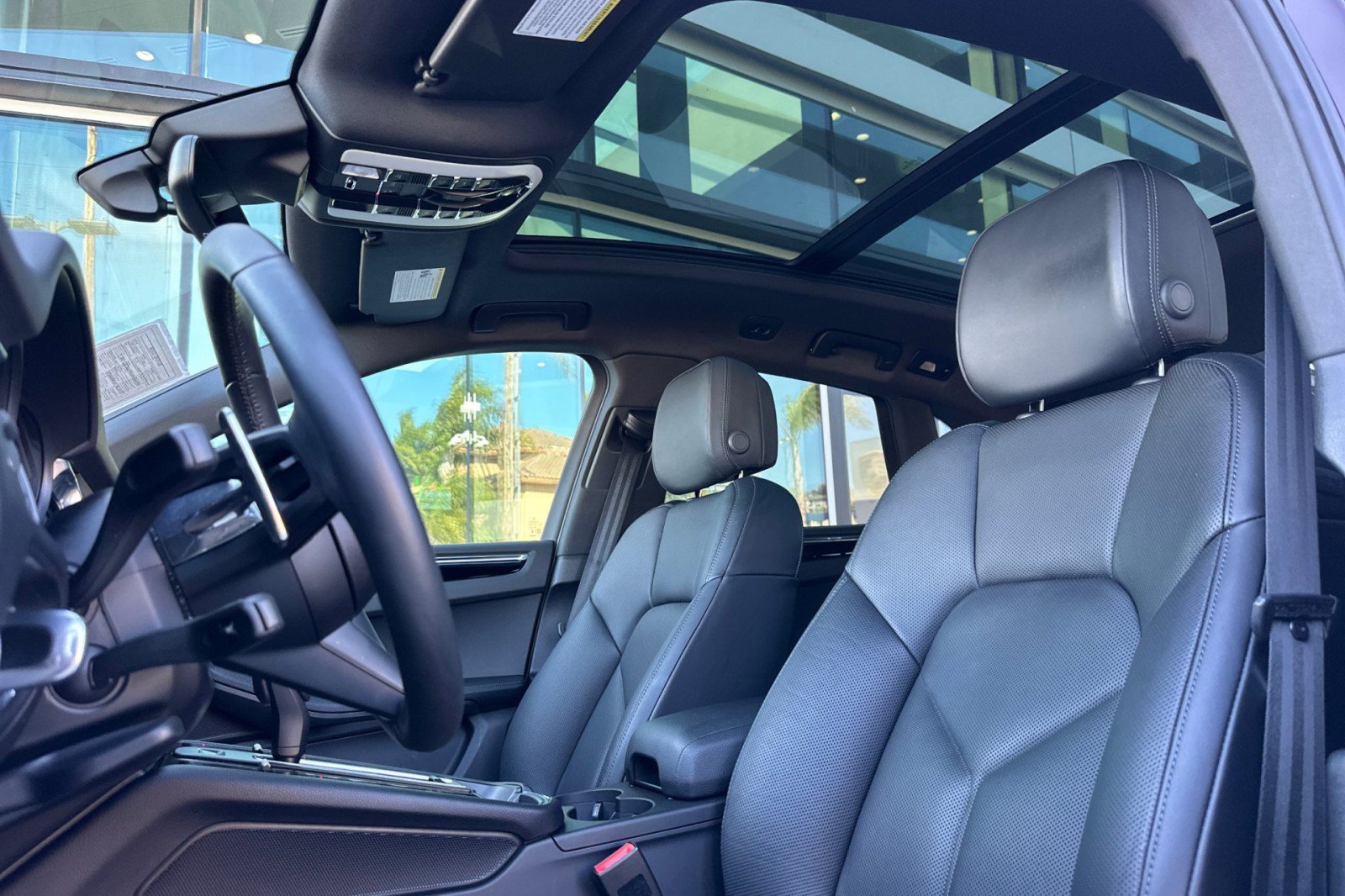 Used 2025 Porsche Macan image 5