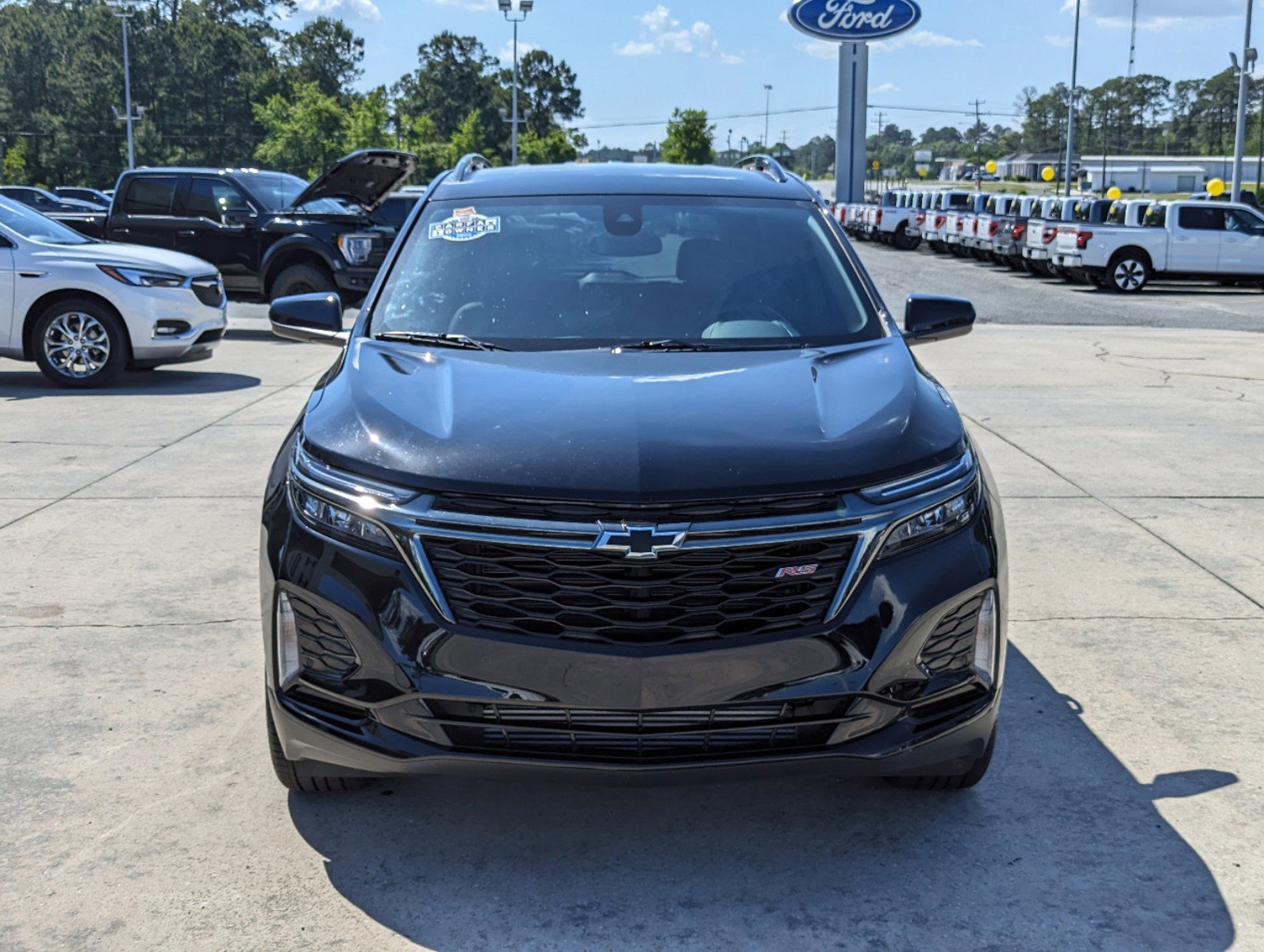 Used 2023 Chevrolet Equinox RS image 3