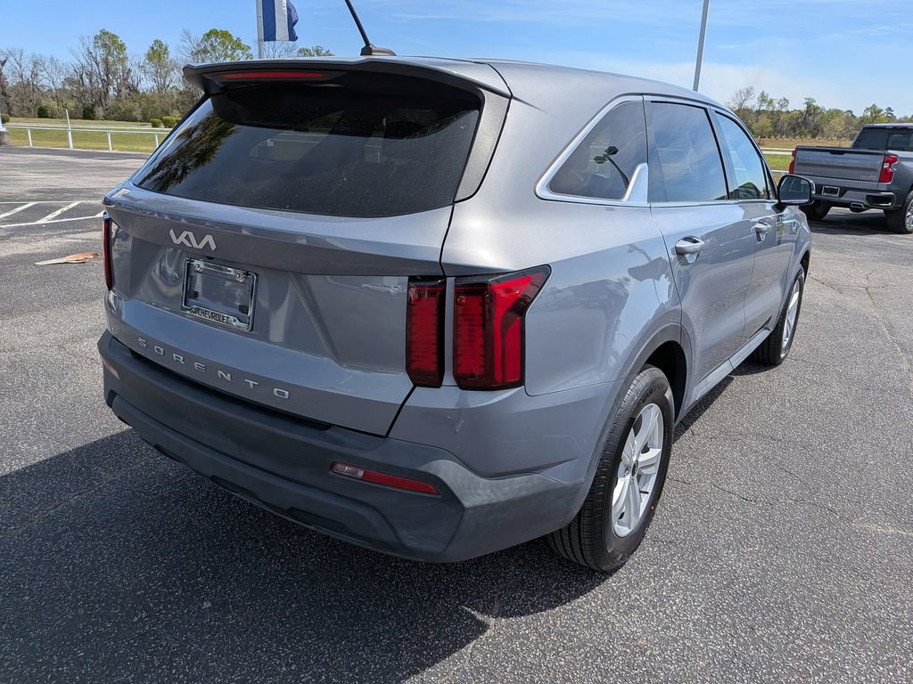 Used 2022 Kia Sorento LX FWD image 6