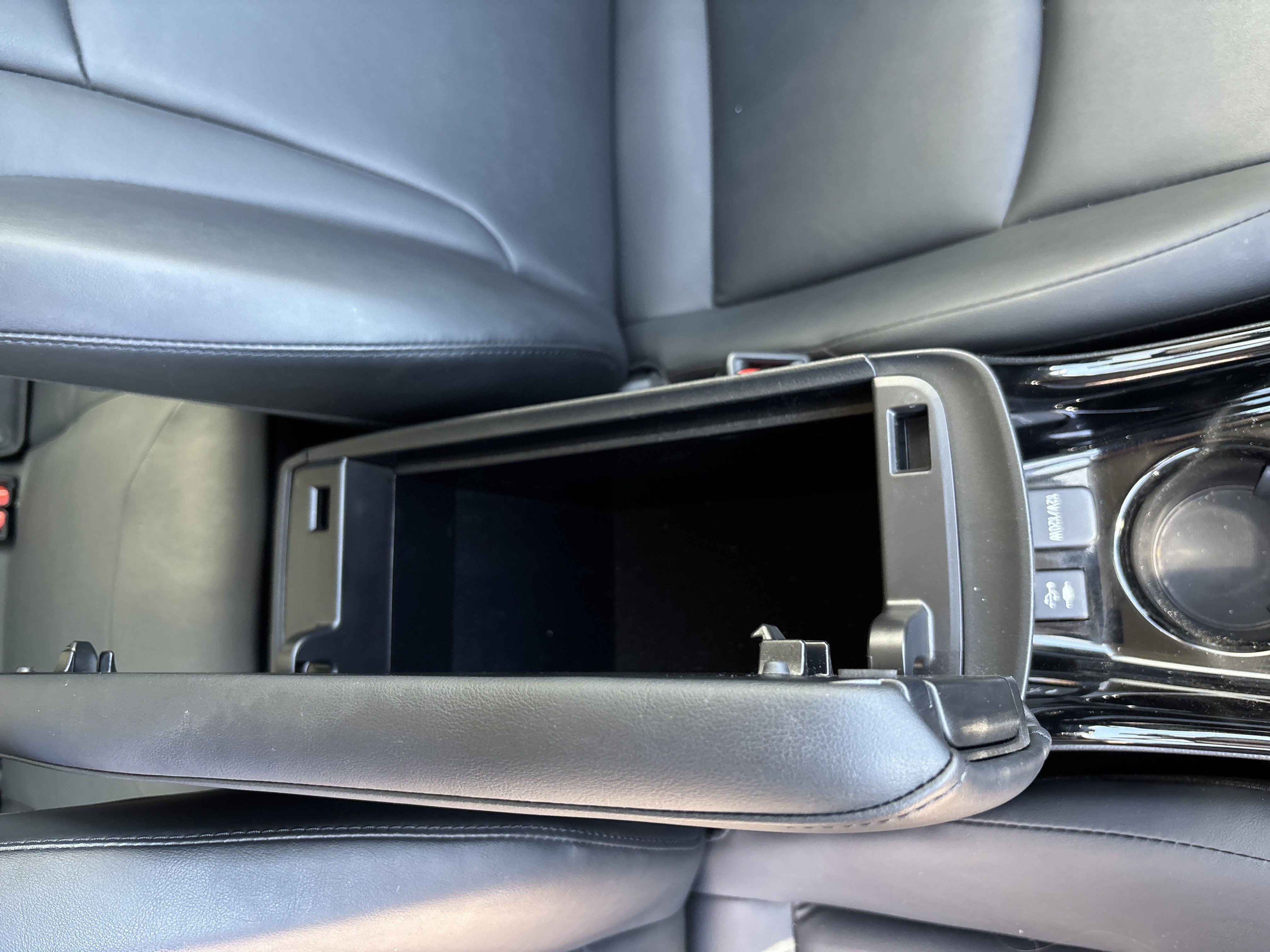 Used 2019 Toyota Prius XLE FWD image 26