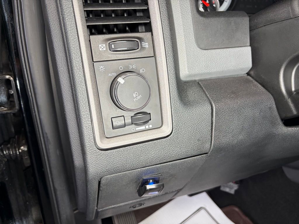 Used 2014 RAM 1500 Express w/ Black Ram 1500 Express Group image 14