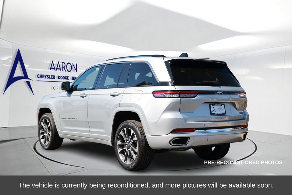 Used 2023 Jeep Grand Cherokee Overland image 2