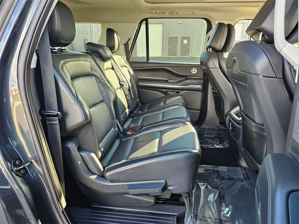 Used 2025 Lincoln Navigator L Reserve image 14