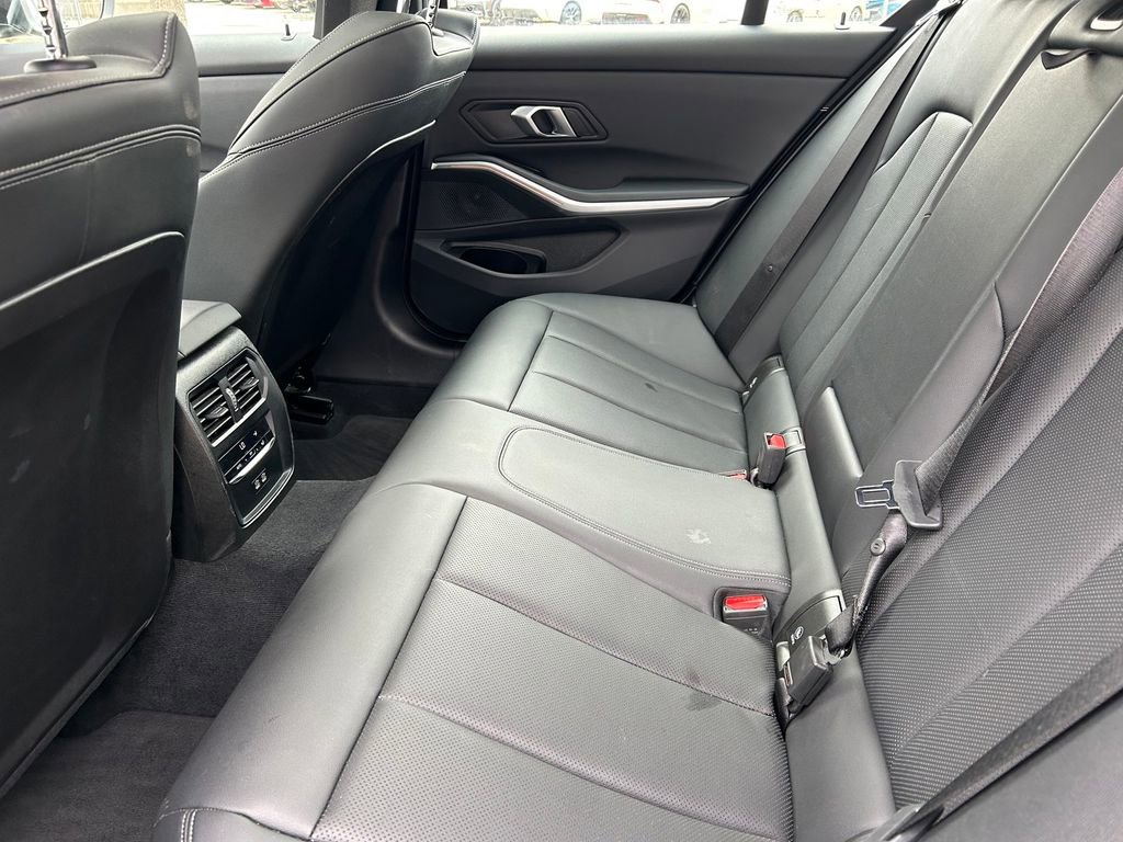 Used 2025 BMW 330i xDrive Sedan AWD/4WD image 16