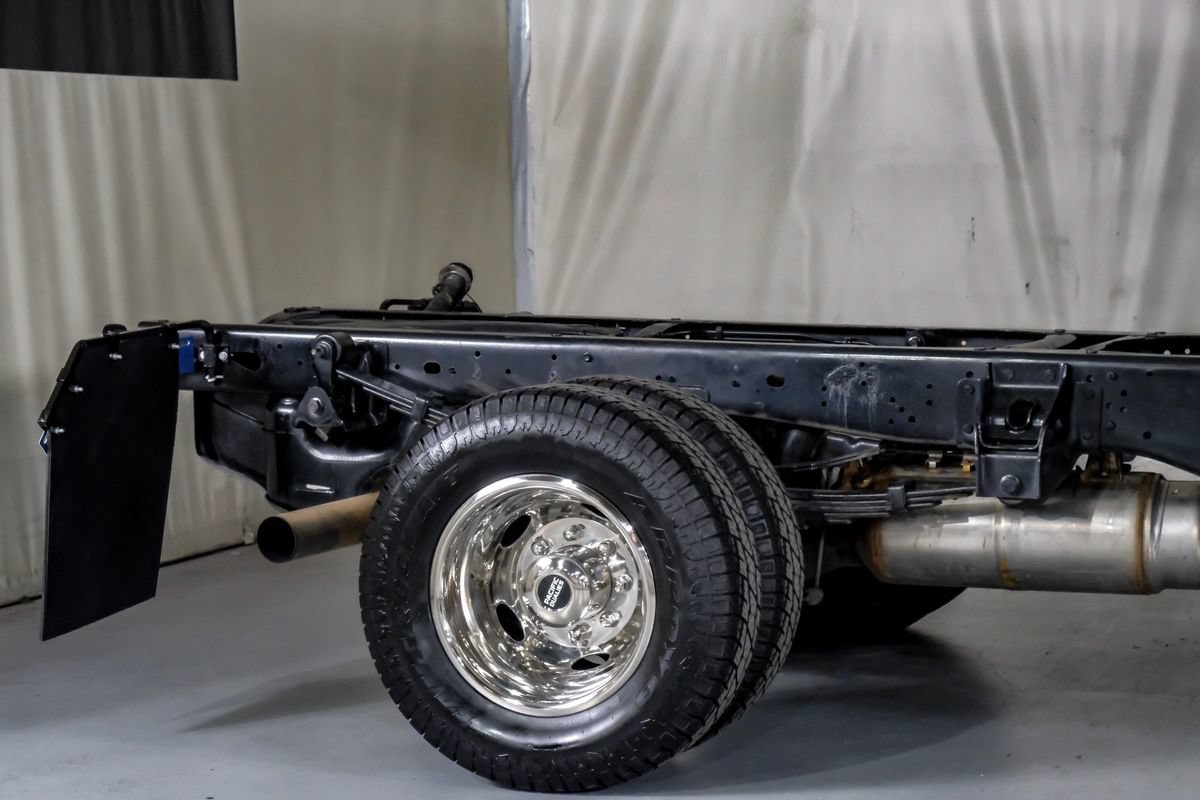 Used 2022 RAM 3500 Tradesman w/ Chrome Appearance Group AWD/4WD image 6