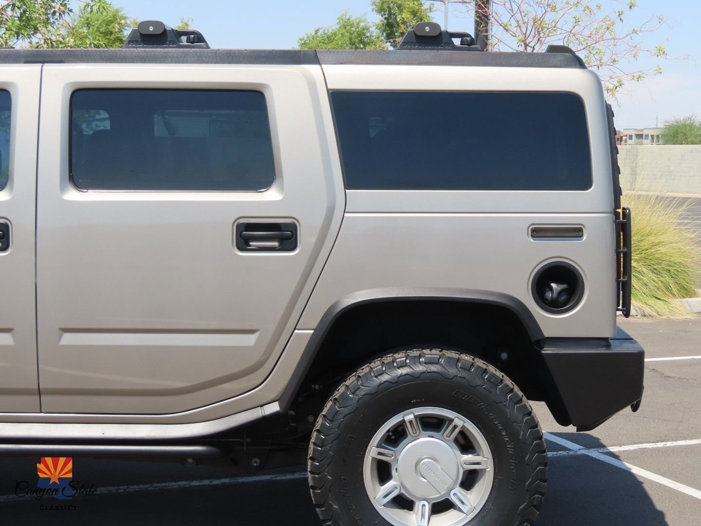 Used 2003 HUMMER H2 w/ Preferred Equipment Group image 18