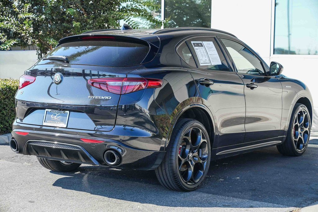 Used 2022 Alfa Romeo Stelvio Veloce image 6