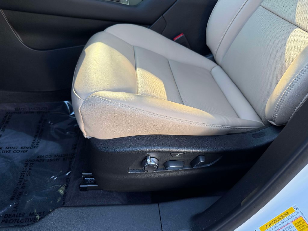 Certified 2025 Cadillac XT4 Premium Luxury FWD image 3