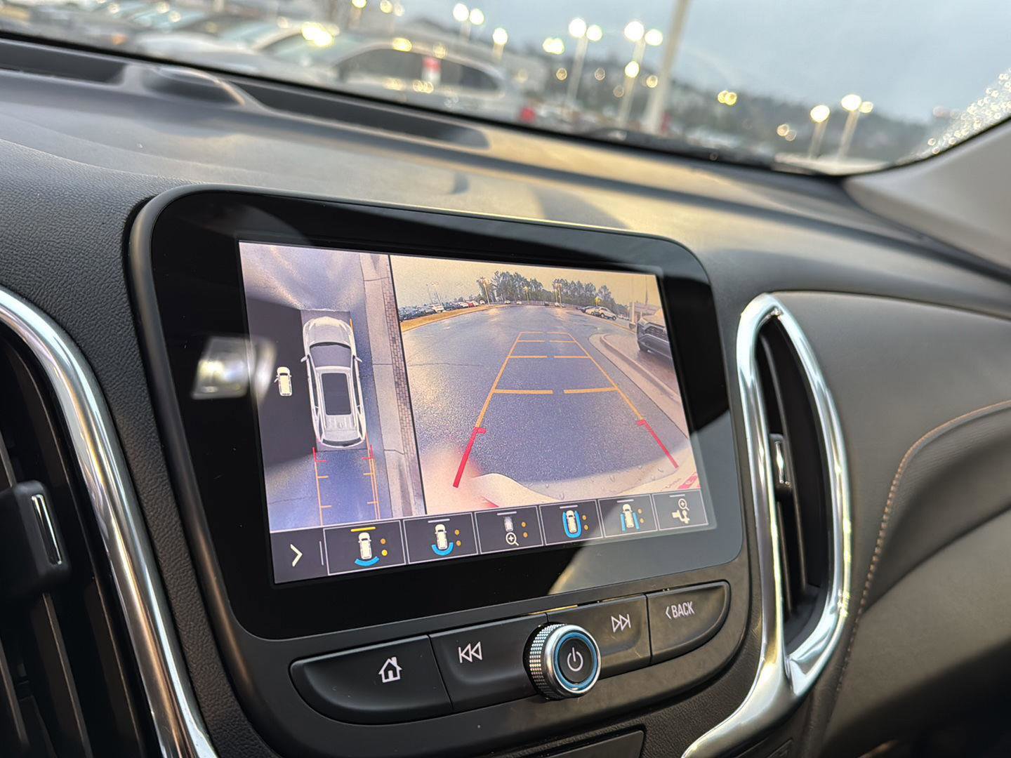 Used 2019 Chevrolet Equinox Premier image 23