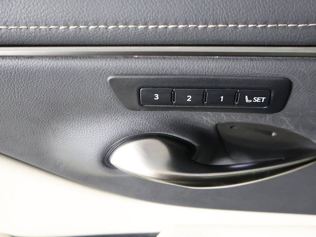 Used 2023 Lexus ES 350 w/ Ultra Luxury Package image 39