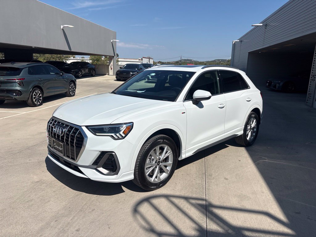Used 2024 Audi Q3 2.0T Premium AWD/4WD image 2