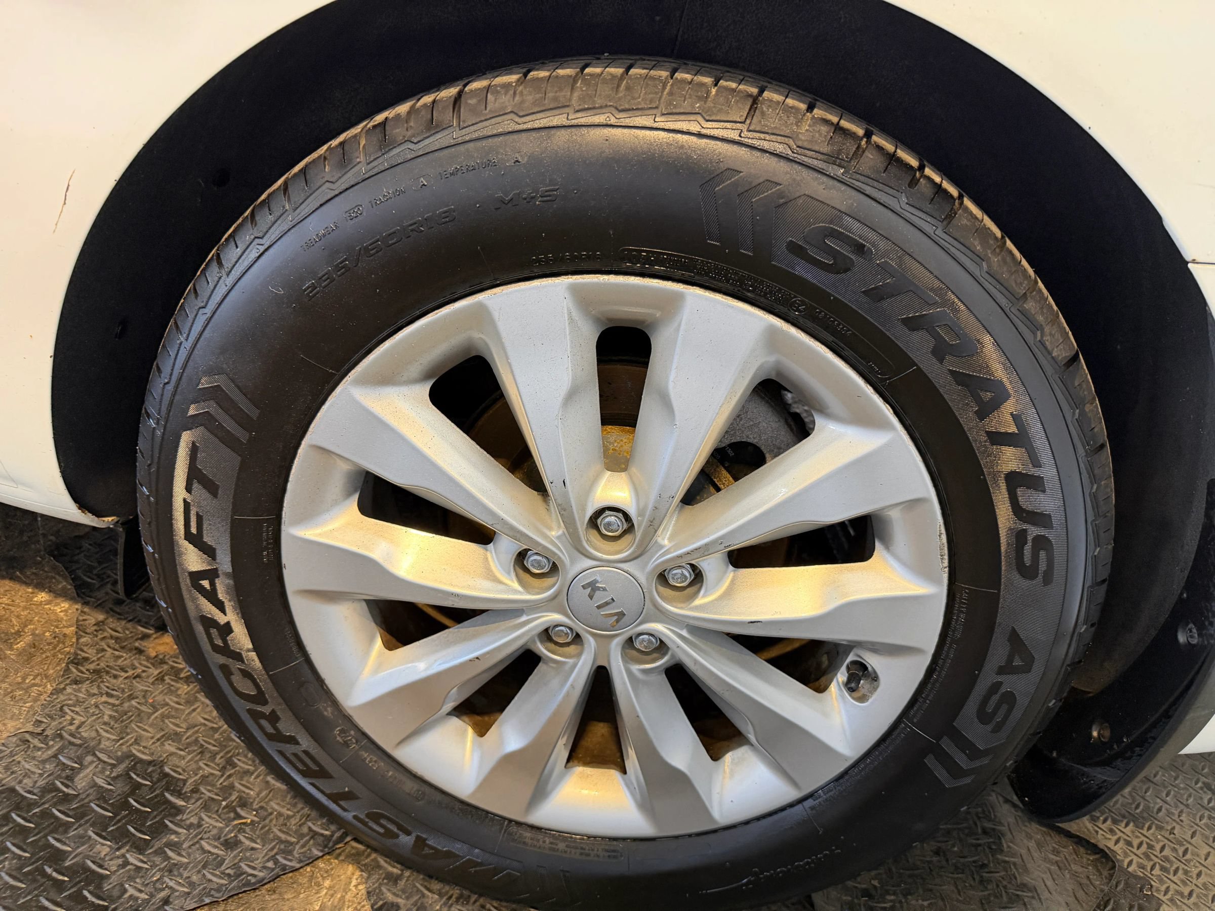 Used 2016 Kia Sedona EX FWD image 47