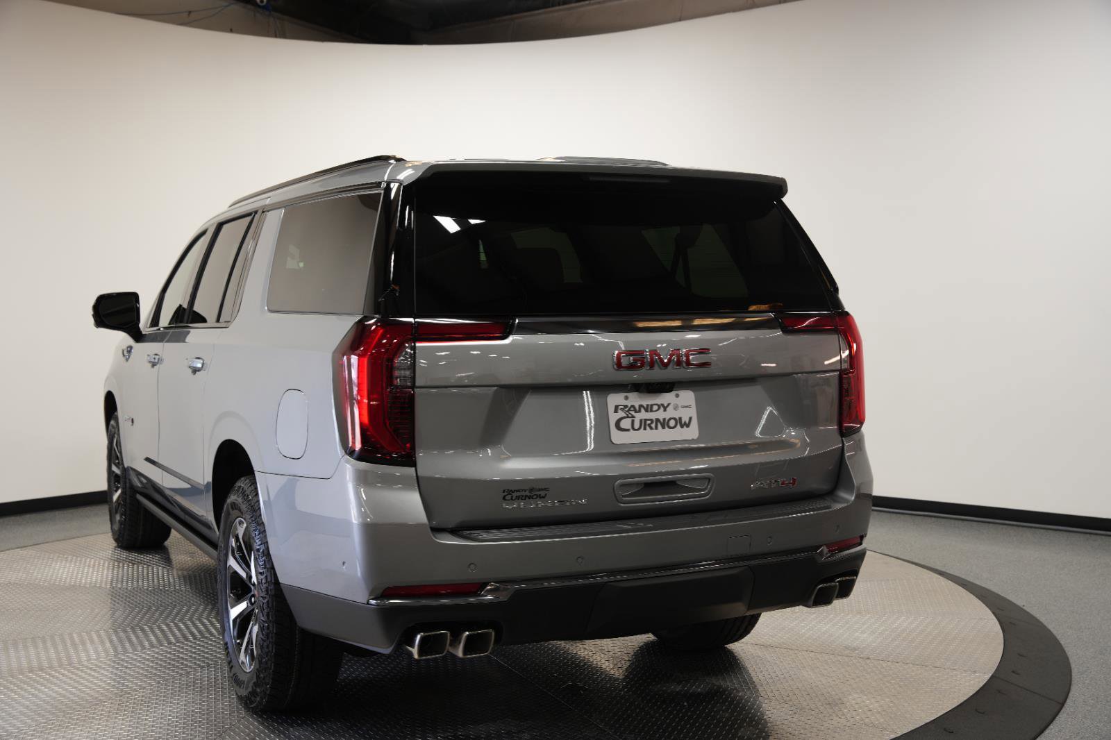 New 2026 GMC Yukon XL AT4 w/ AT4 Premium Plus Package AWD/4WD image 8