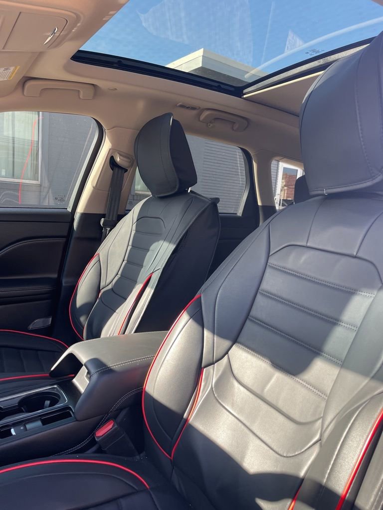 Used 2025 Lincoln Corsair AWD w/ Equipment Group 101A image 13