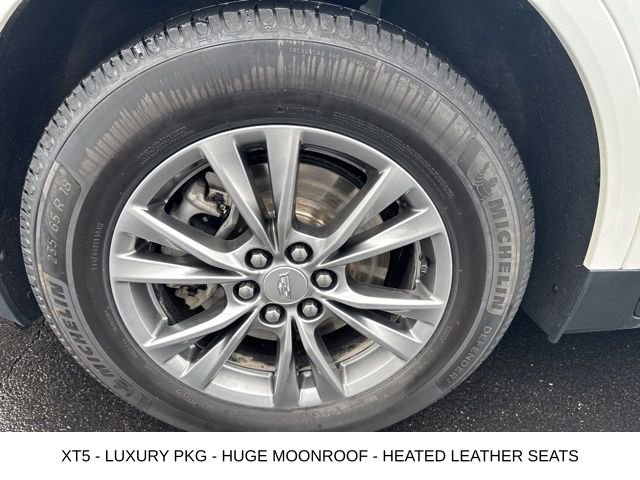 Used 2021 Cadillac XT5 Premium Luxury FWD image 2