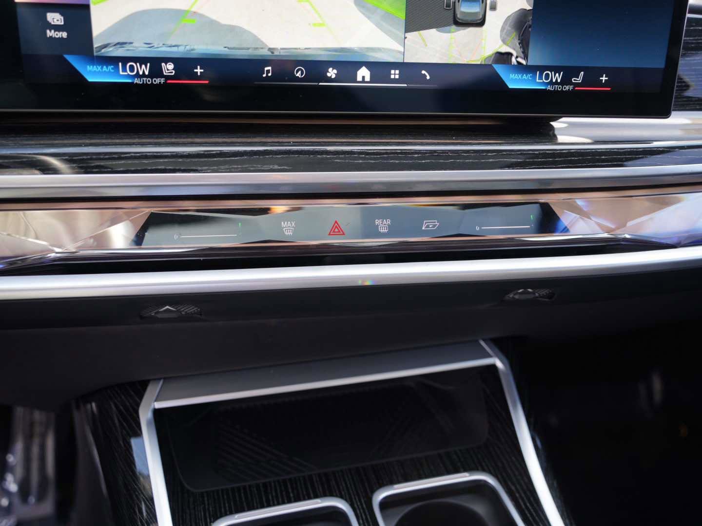 Certified 2023 BMW 740i 740i Sedan RWD w/ Parking Assistance Package image 21