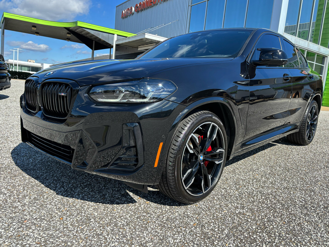 Used 2025 BMW X4 M40i w/ Premium Package image 10