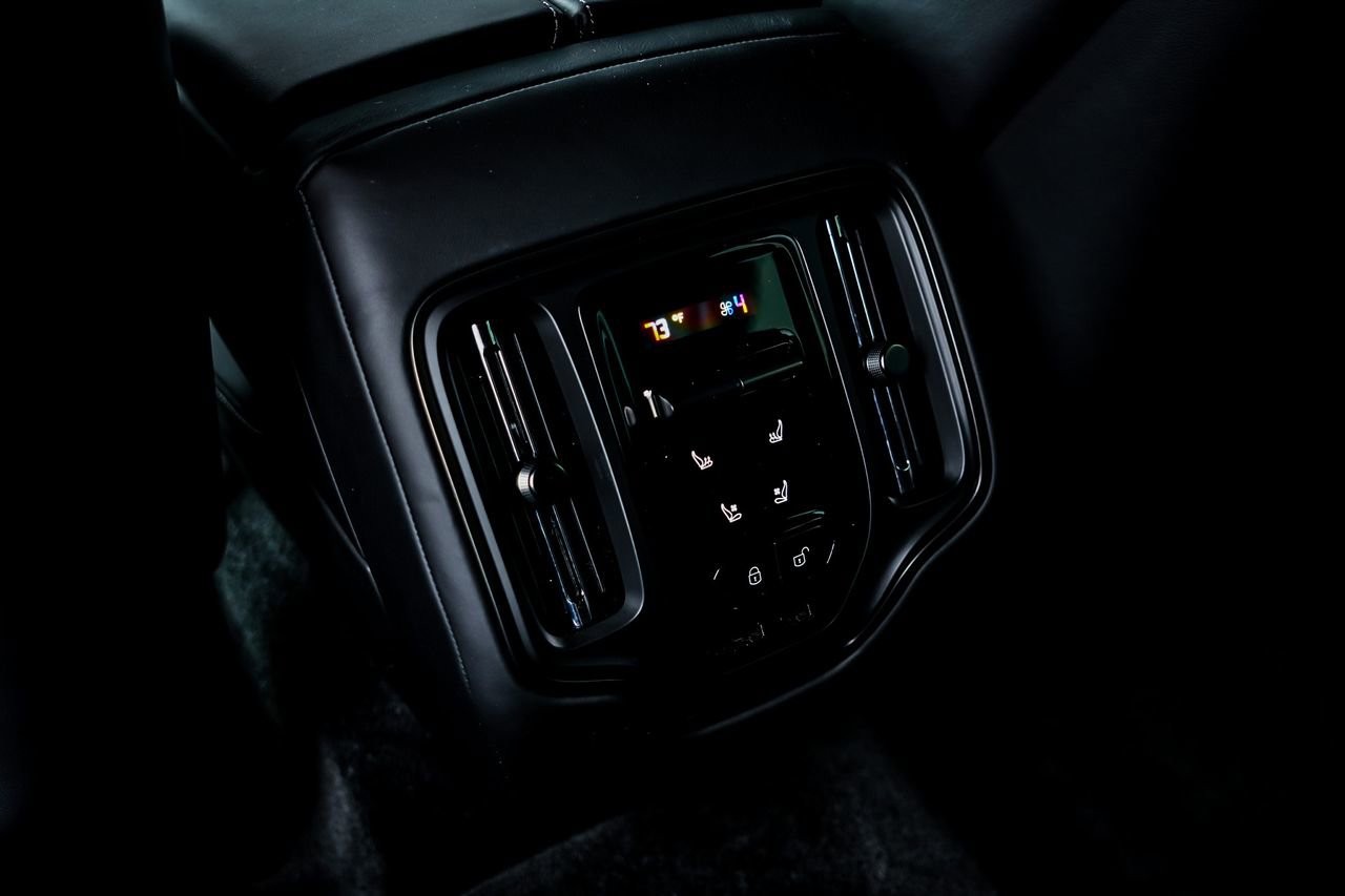 New 2025 Aston Martin DBX 707 image 34