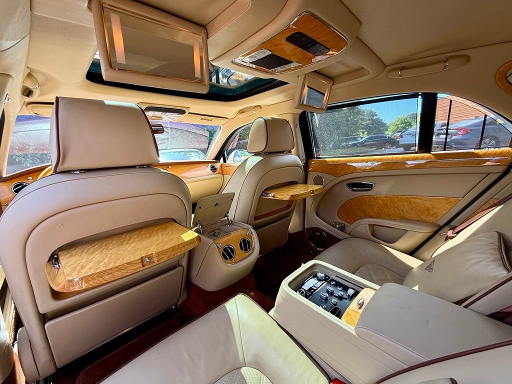 Used 2016 Bentley Mulsanne RWD image 55