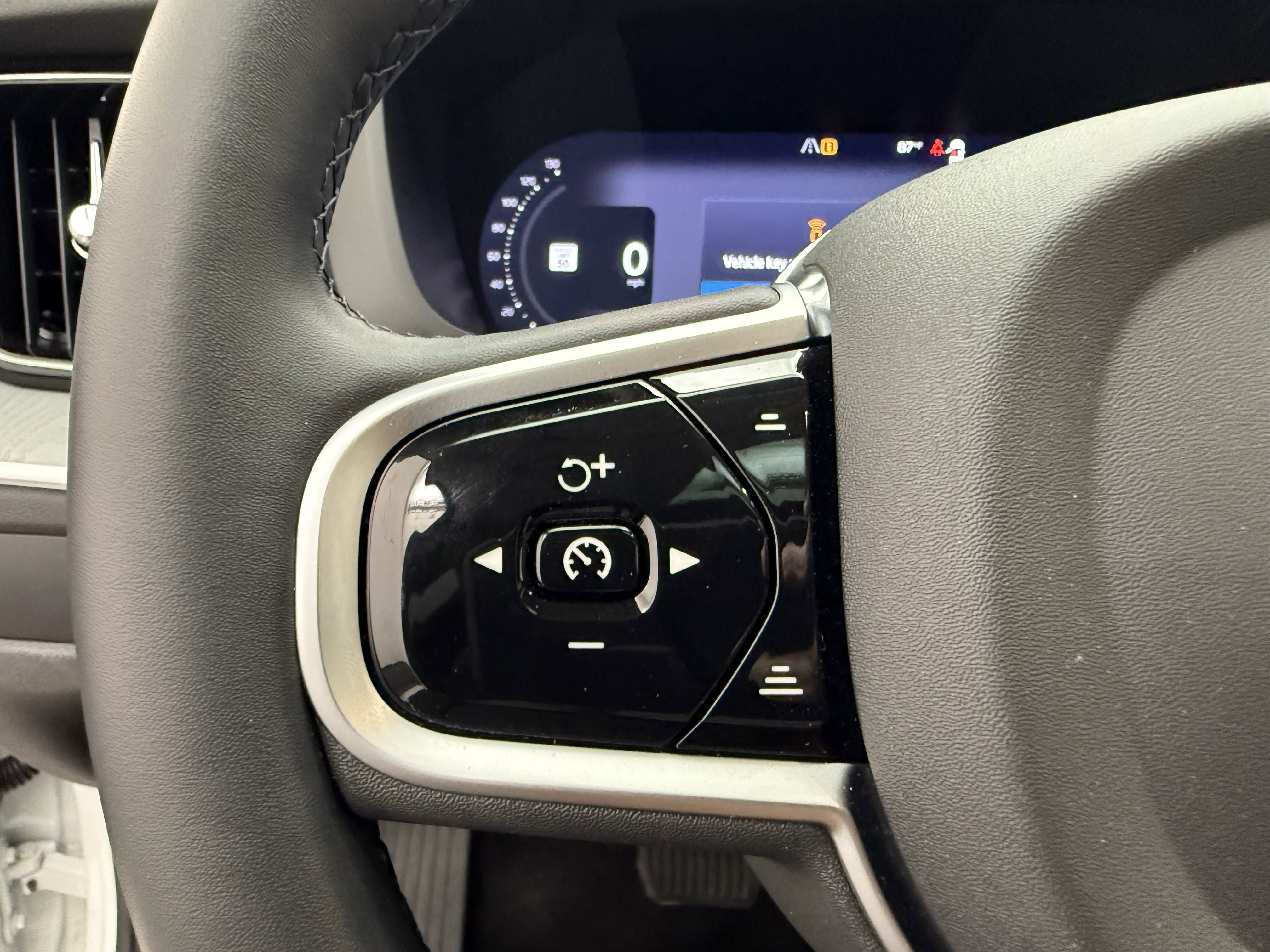 Certified 2025 Volvo XC60 B5 Plus image 16