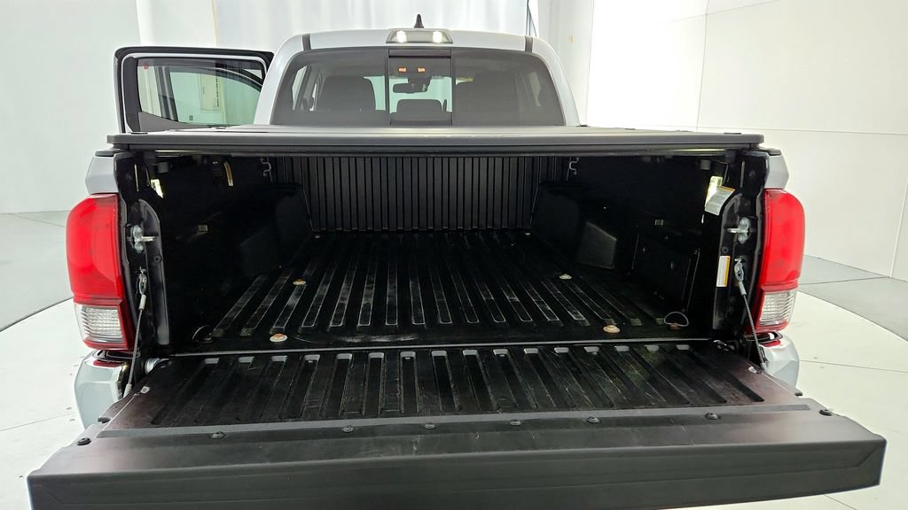 Certified 2022 Toyota Tacoma SR5 AWD/4WD image 20